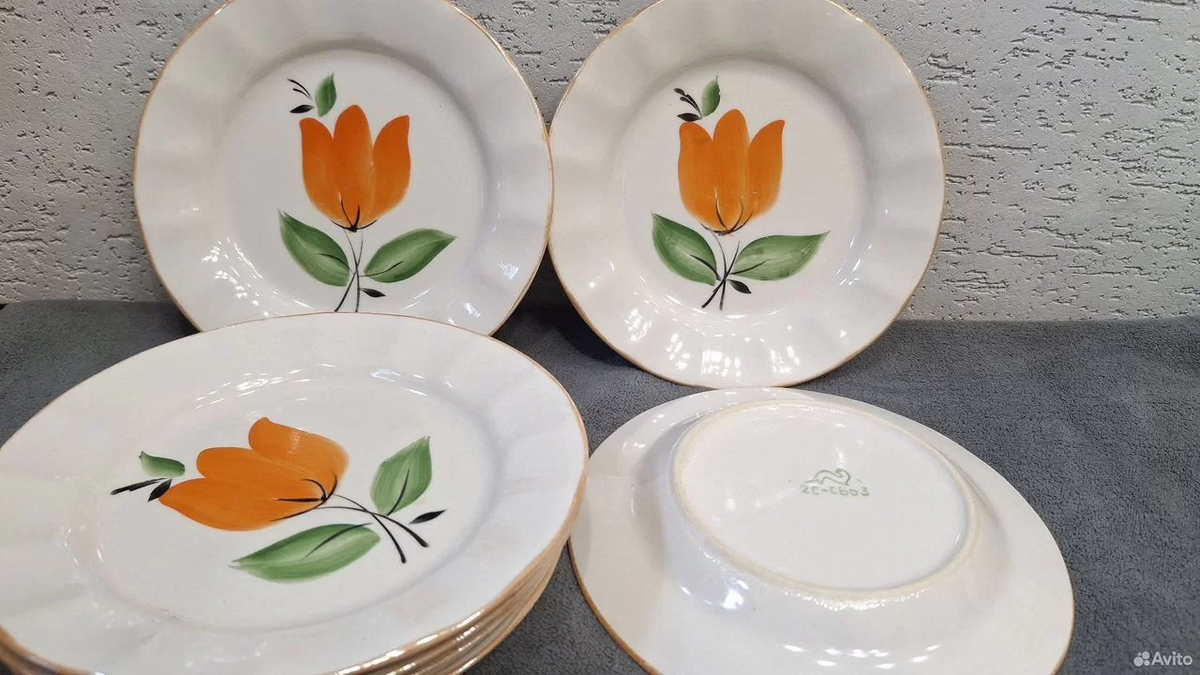 Тарелки Хайтинского фарфорового завода с ручной росписью