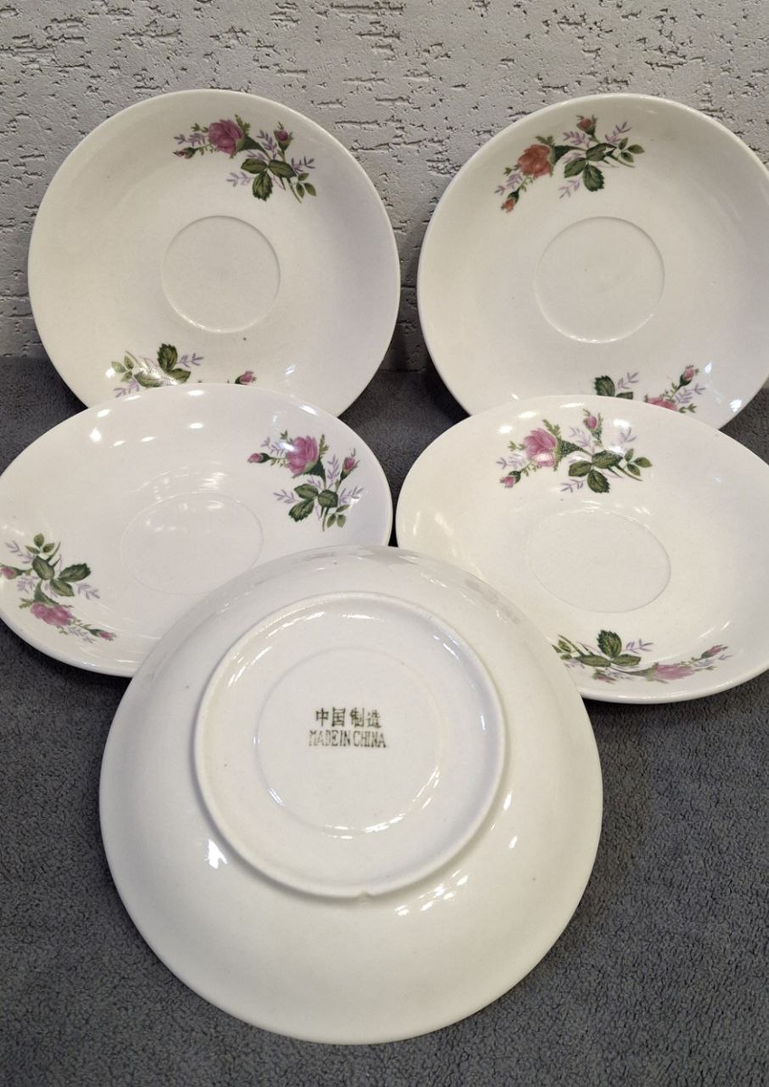 Блюдца с букетиком