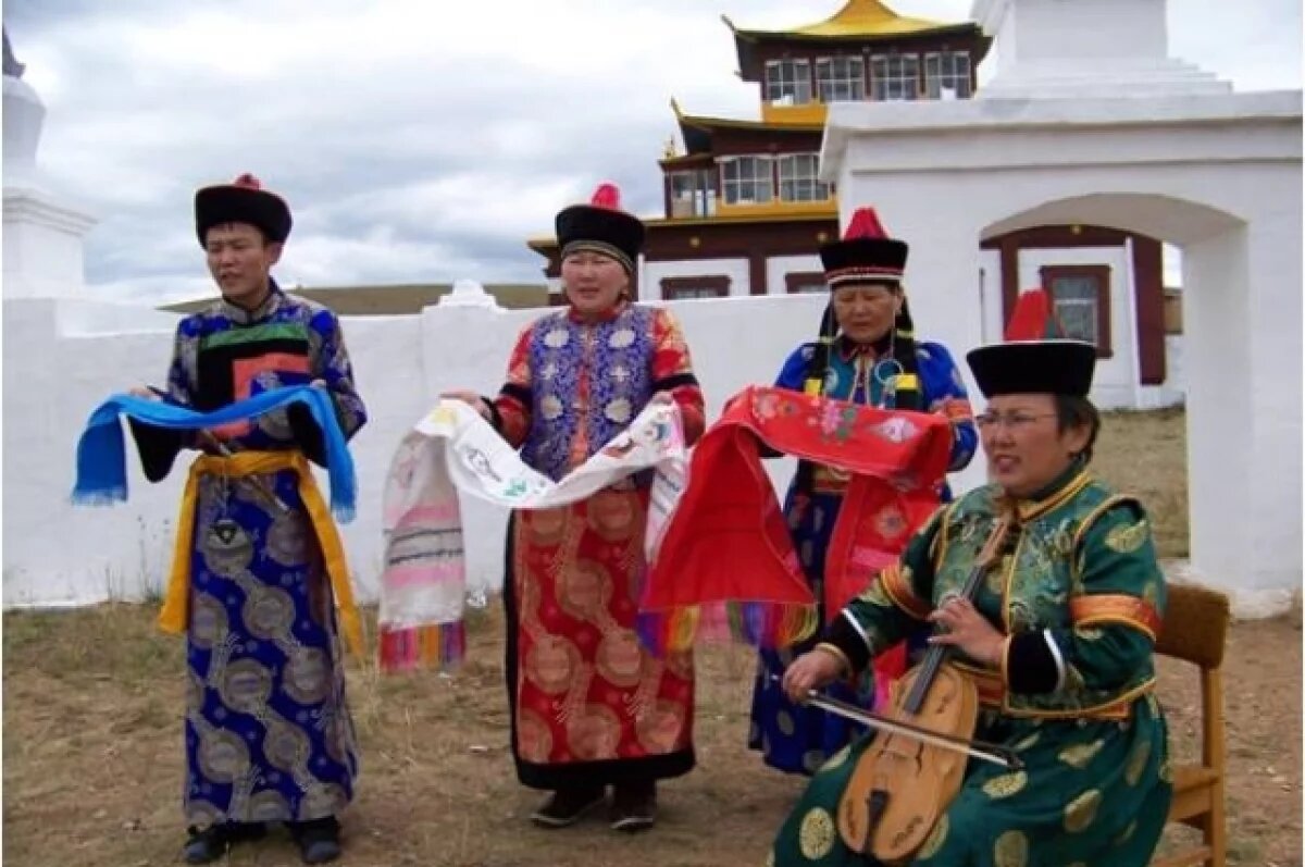    Бурятский бренд «Ведар» представил коллекцию в Милане