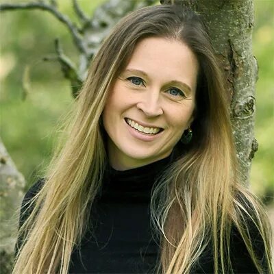 Кристен Перрин - заботливая мама и жена, а также автор "уютных" детективов. 