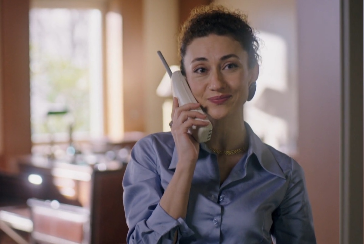 Гюльбин. секретарь дяди Хикмета. Дядя, политик, занимает высокий государственный пост. В сериале он назававется  то мэром, то министром.