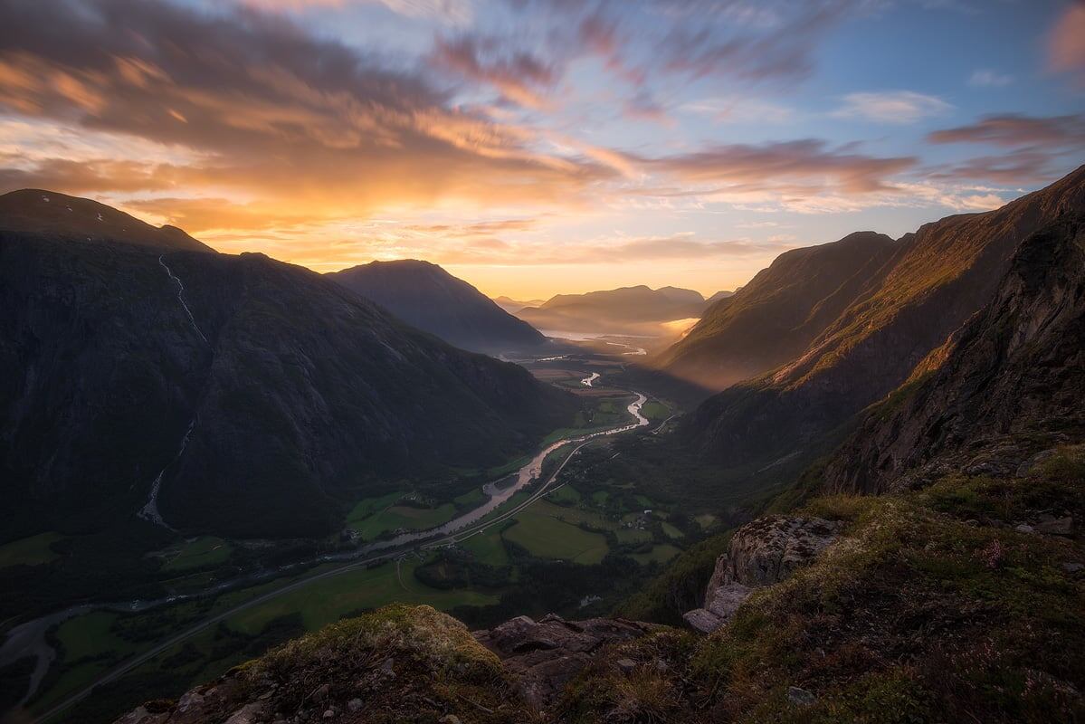 Для улучшения настроения был добавлен мягкий эффект Ортона