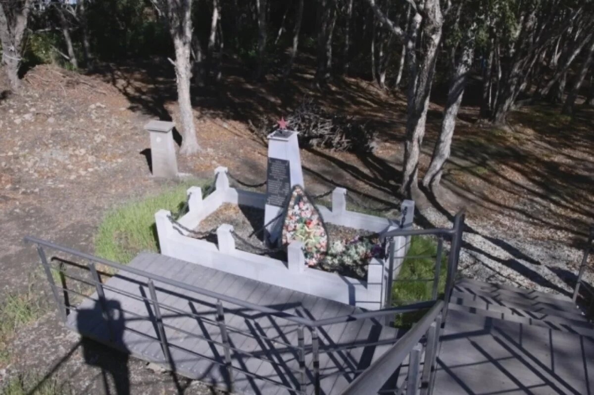    В Петропавловске устанавливают обелиски на могилах заброшенного кладбища