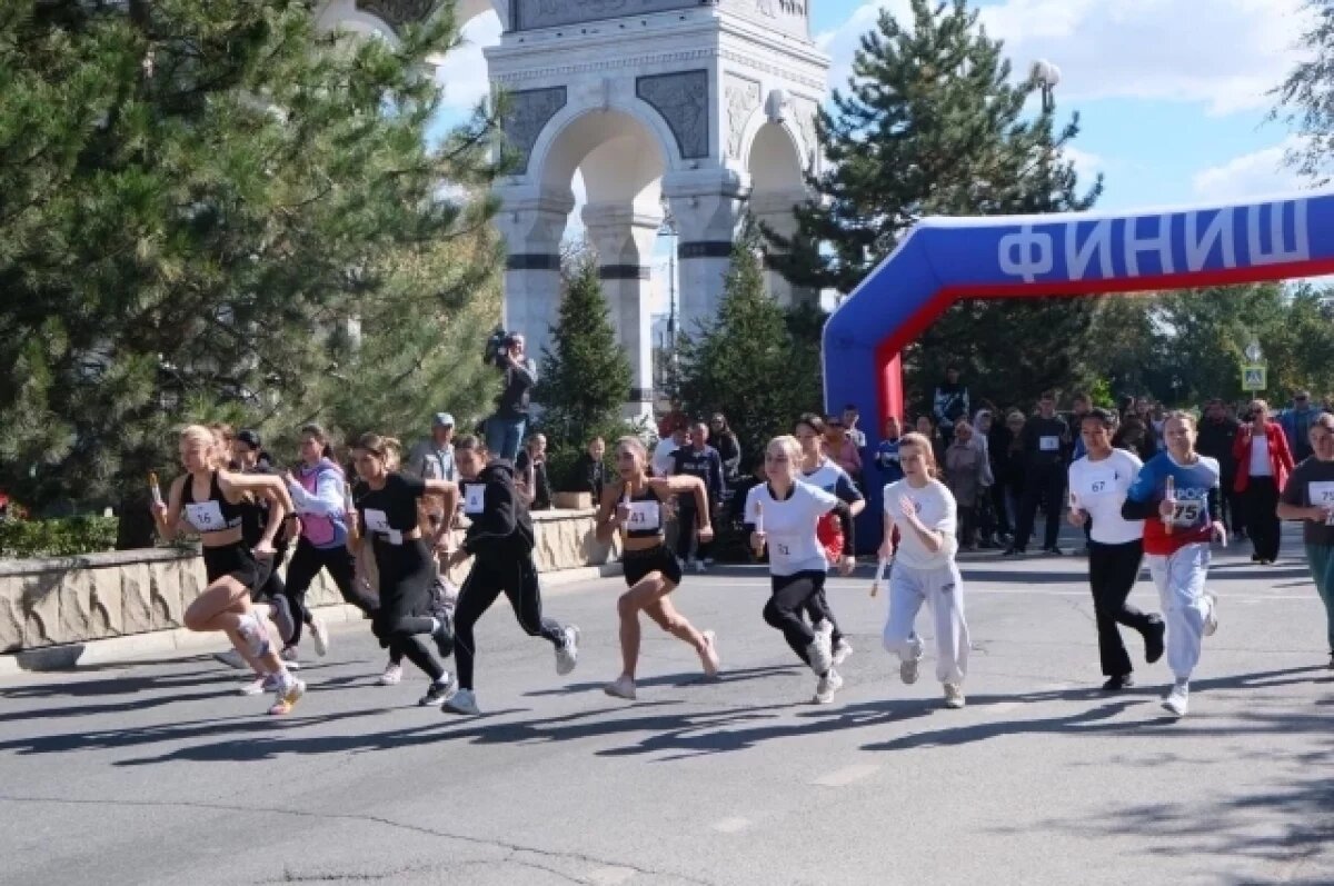    В Астрахани полторы тысячи человек пробежали легкоатлетическую эстафету