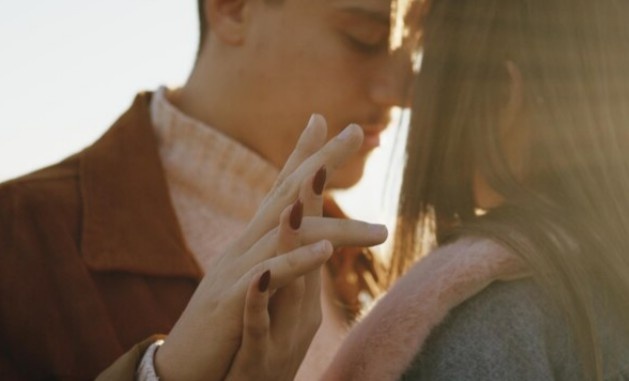 Нежность мужчины и женщины.