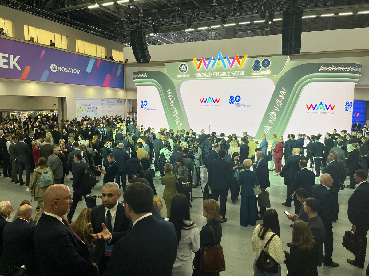 Амосфера в залах форума. Фото Елена Пономарева