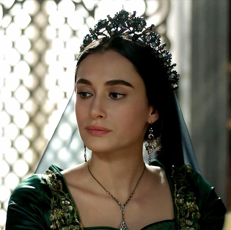 Валиде Турхан.