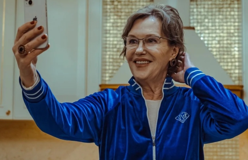 Ирина Розанова в роли Любови Чарской. 