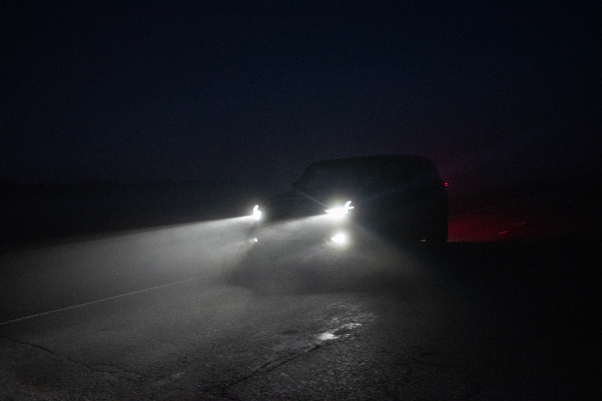 Дороги в целом уже привели в порядок. А вот природные явления, вроде тумана, могут внести свои коррективы. Особенно там, где велика вероятность встречи с дикими животными. Ночные поездки требуют опыта, подготовки и концентрации внимания. 