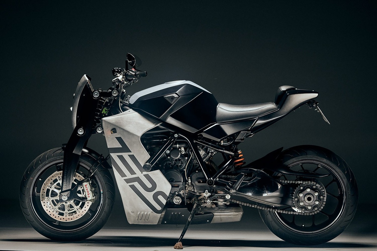 KTM RC8 streetfighter