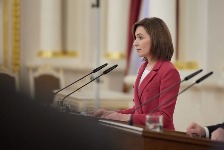    Решения о санкциях принимают компетентные органы, заявила Санду