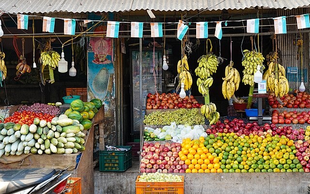    Fruit and vegetable shop on the Kanyakumari Road, Nithiravilai, Kanyakumari district, Tamil Nadu, India Василий Соколов
