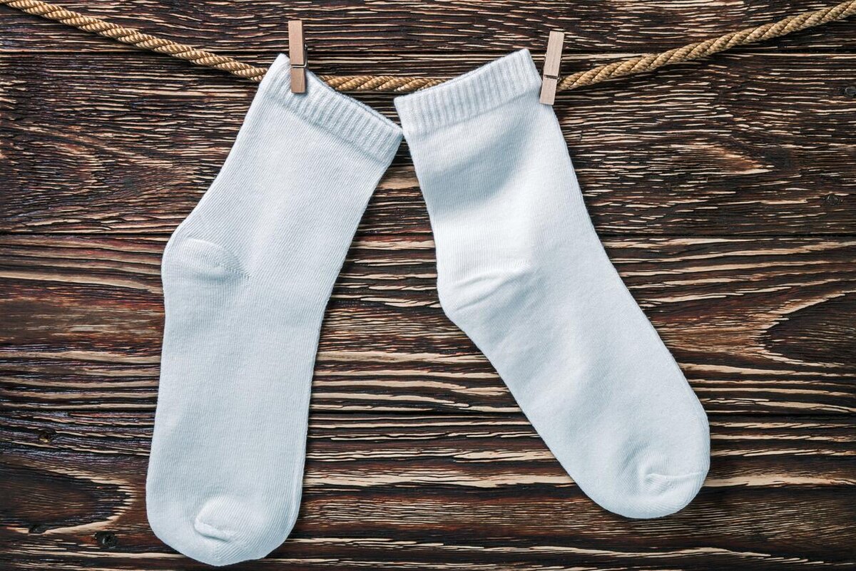    Белые носки 123RF/legion-media.ru