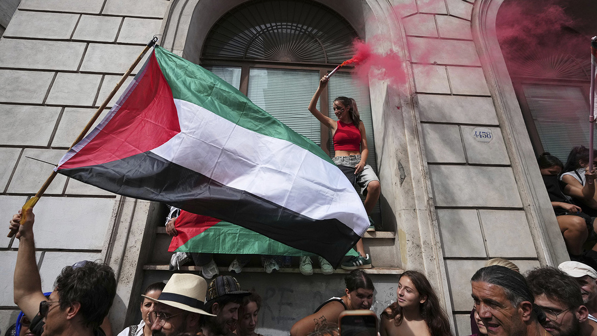   Alessandra Tarantino / AP