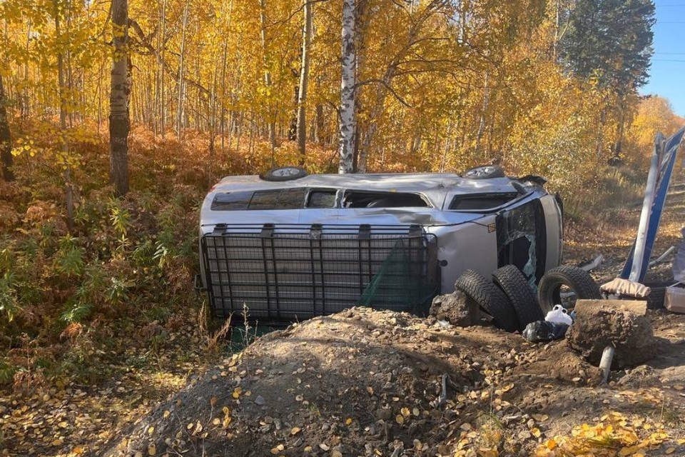    Автобус Улан-Удэ - Иркутск улетел в кювет после обгона на трассе «Байкал». СУ СКР по Бурятии