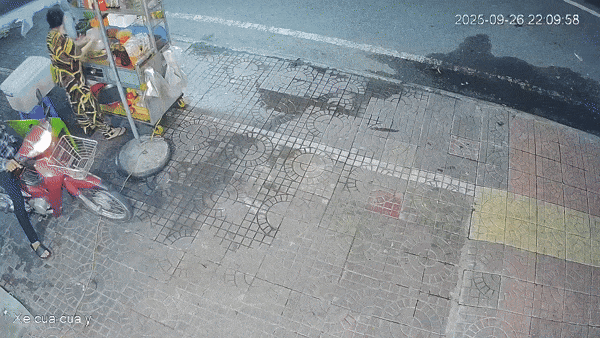 Украшения срывают даже с уличных торговцев