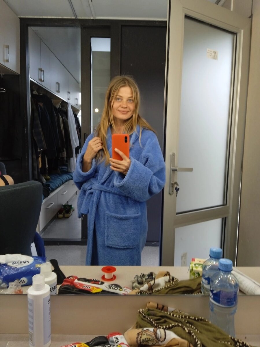 В гримёрке на проекте