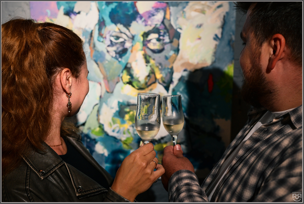 На троих... Открытие выставки "Триггер" в Телеграфе. Светлогорск. Фото: М. Рябинин