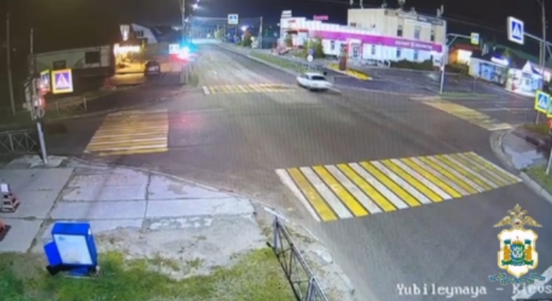    Пьяный подросток угнал в Советском «семерку» местного жителя