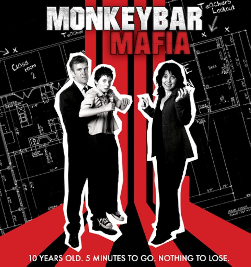 Кадр из фильма «Мафия на детской площадке» (2010)