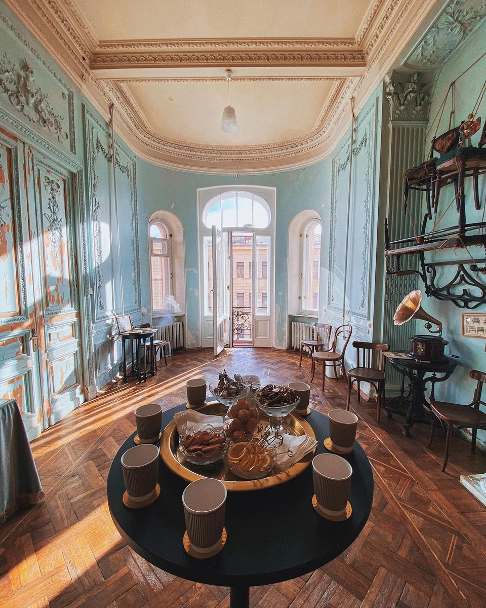 Фото из рекламы "Чаепитие в доме Бака"