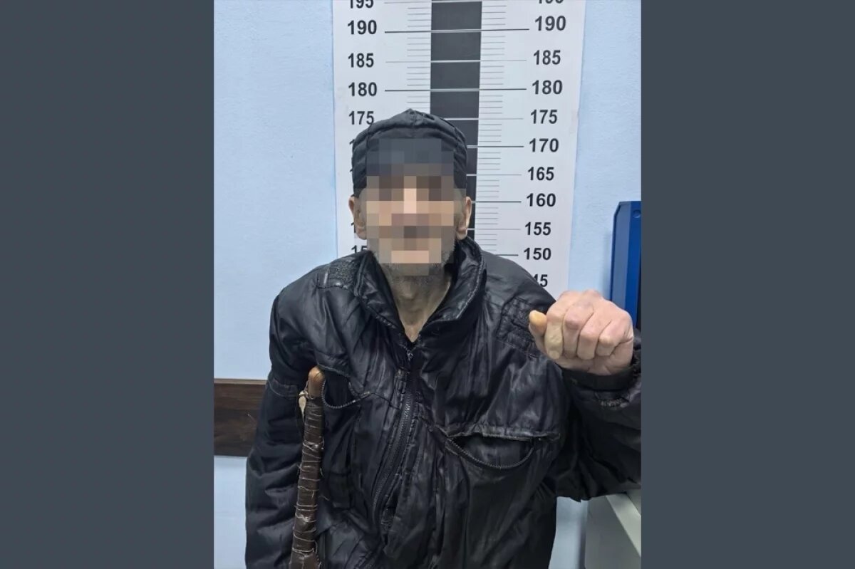    В Осетии судимый старик ударил костылём и ножом посетительницу магазина