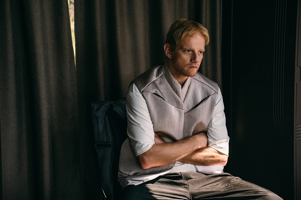 Кадр из сериала. Юрий Колокольников играет Максима Каммерера