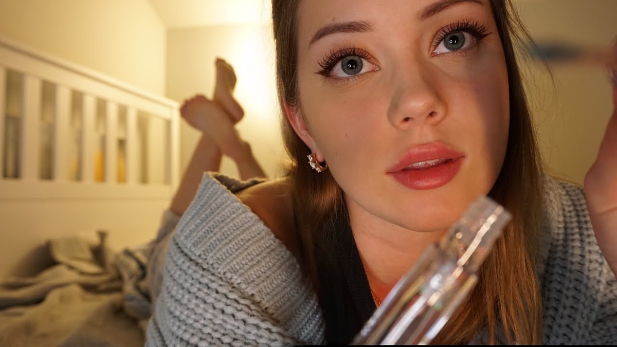 Самое простое место – лёжа на своей кровати