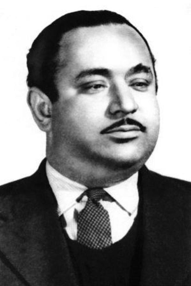 Иосиф Григулевич. Воинского звания не имел, уволен из разведки без пенсии. Из открытых источников 