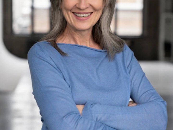 Минус живот и 11 кг за месяц после 55: всего 2 упражнения дома без тренажёров