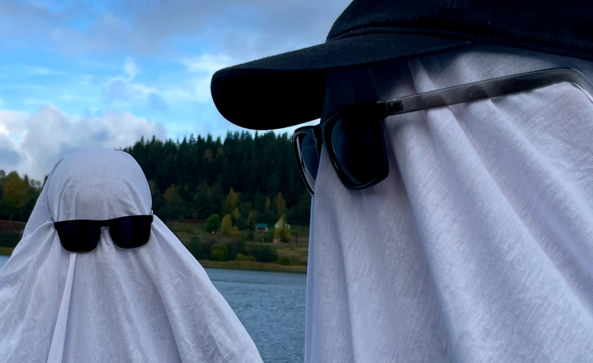 Пока ждали машину в Питер, у нас нашлось время на фото-экспромт.