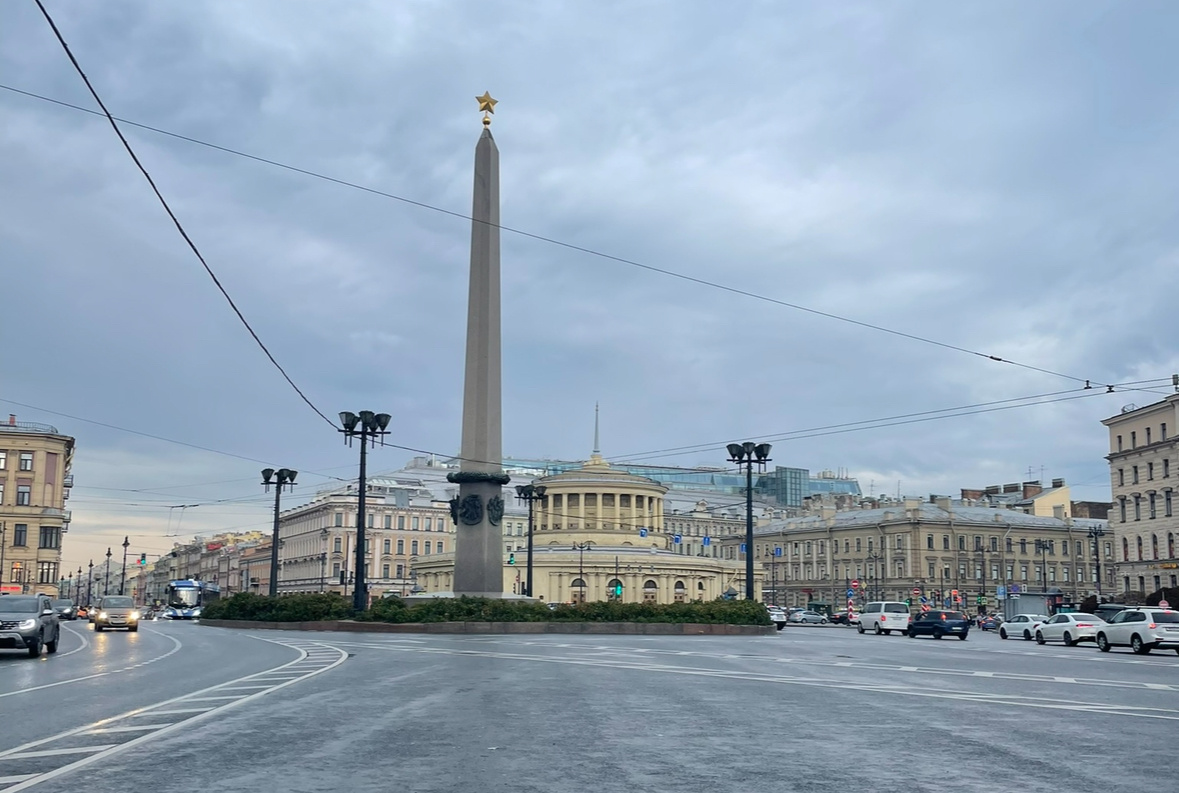Сел вечером — утром уже на месте. Идеально.