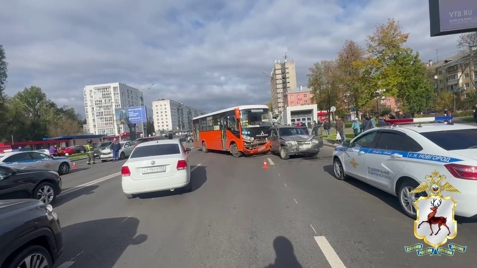   Момент аварии на проспекте Ленина в Нижнем Новгороде попал на видео. ГУ МВД по Нижегородской области