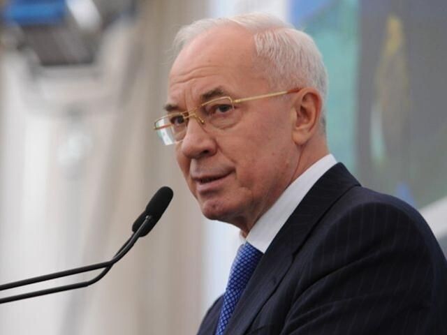    Азаров удивился огромной трате денег Западом на сражение с "бумажным тигром"