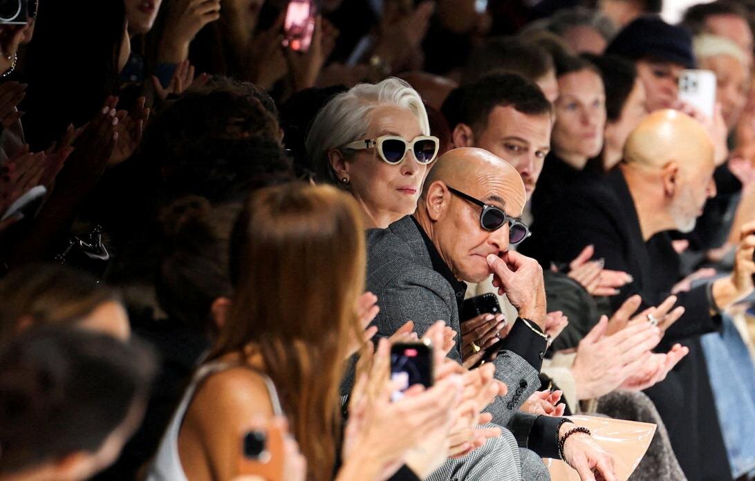 Мерил Стрип и Стэнли Туччи на показе Dolce&Gabbana весна/лето 2026 во время Недели моды в Милане, 27 сентября 2025 года