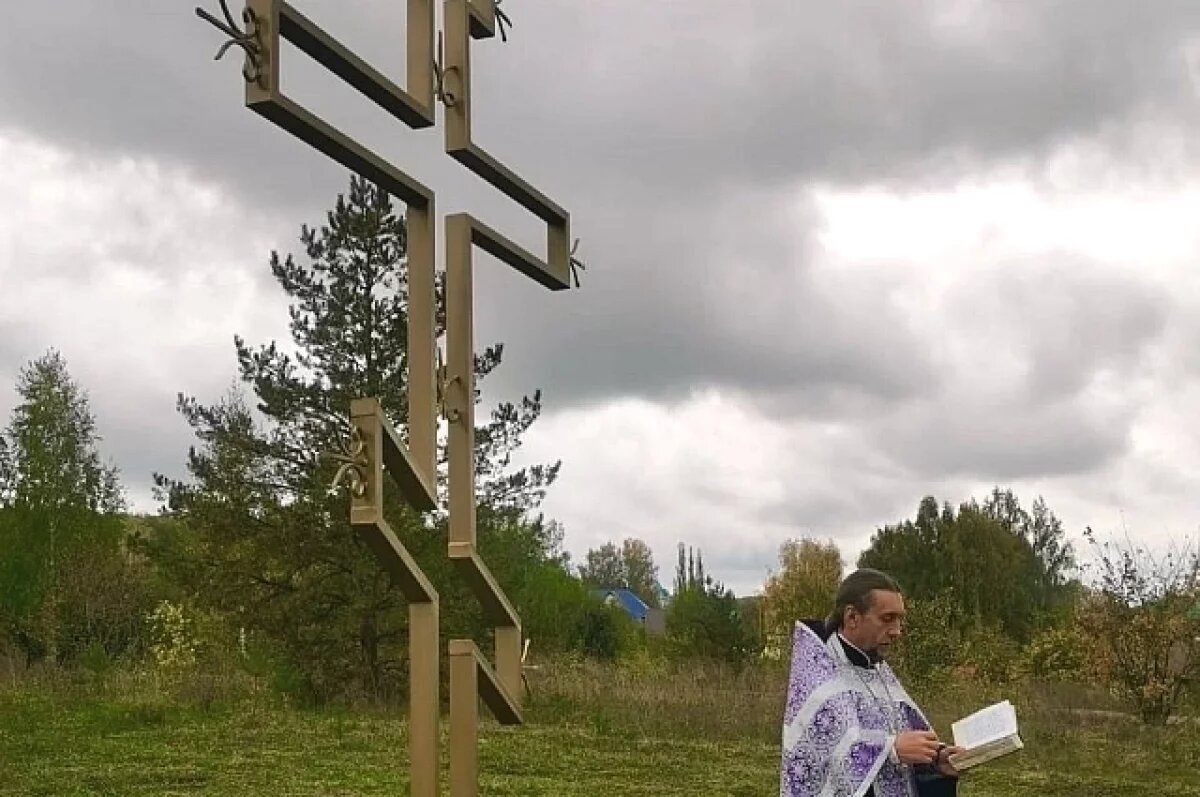    Под Уфой в праздник Воздвижения Креста Господня освятили поклонный крест