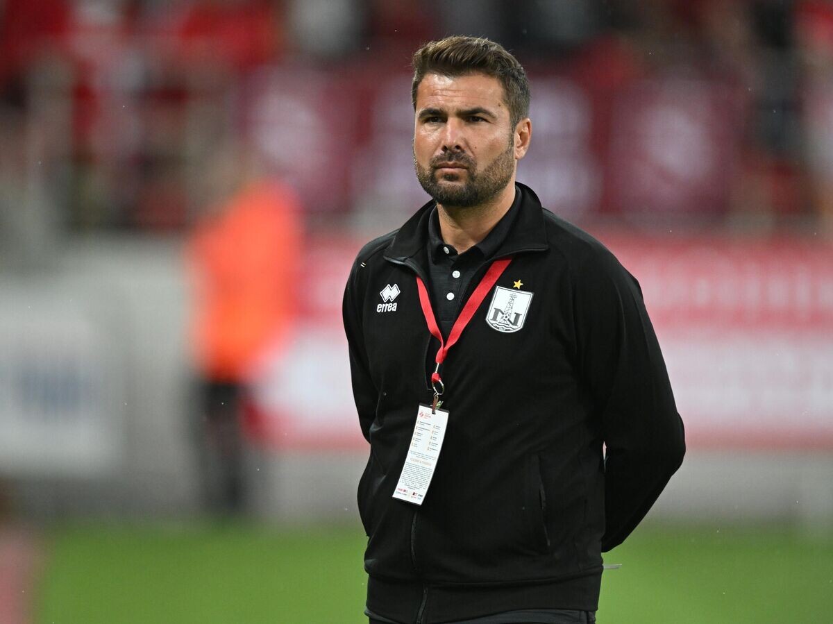    Главный тренер ПФК "Нефтчи" Адриан Муту на товарищеском матче между ФК "Спартак" (Москва, Россия) и ПФК "Нефтчи" (Баку, Азербайджан).© РИА Новости / Григорий Сысоев