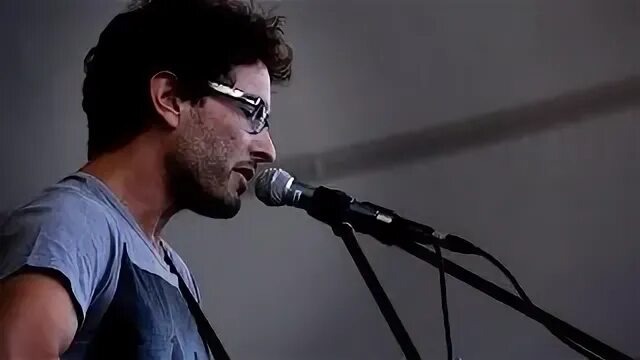 Исполнитель на концерте