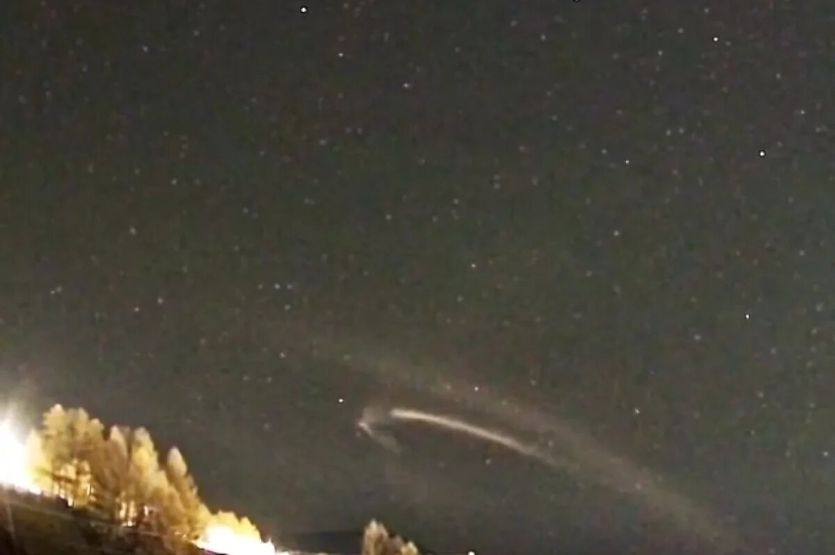    След от запуска китайских спутников связи наблюдали в небе над Бурятией