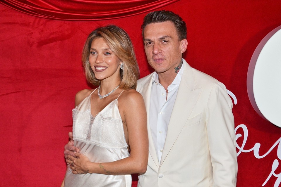    Телеведущая Регина Тодоренко и певец Влад Топалов Даниил ОПАРИН