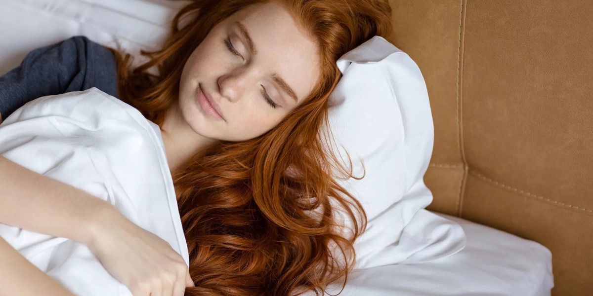 Её рыжие волосы разметались по подушке, Яндекс картинки 