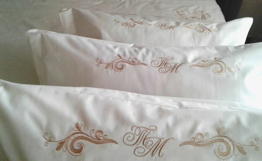 Пример того как можно постельный комплект сделать дороже