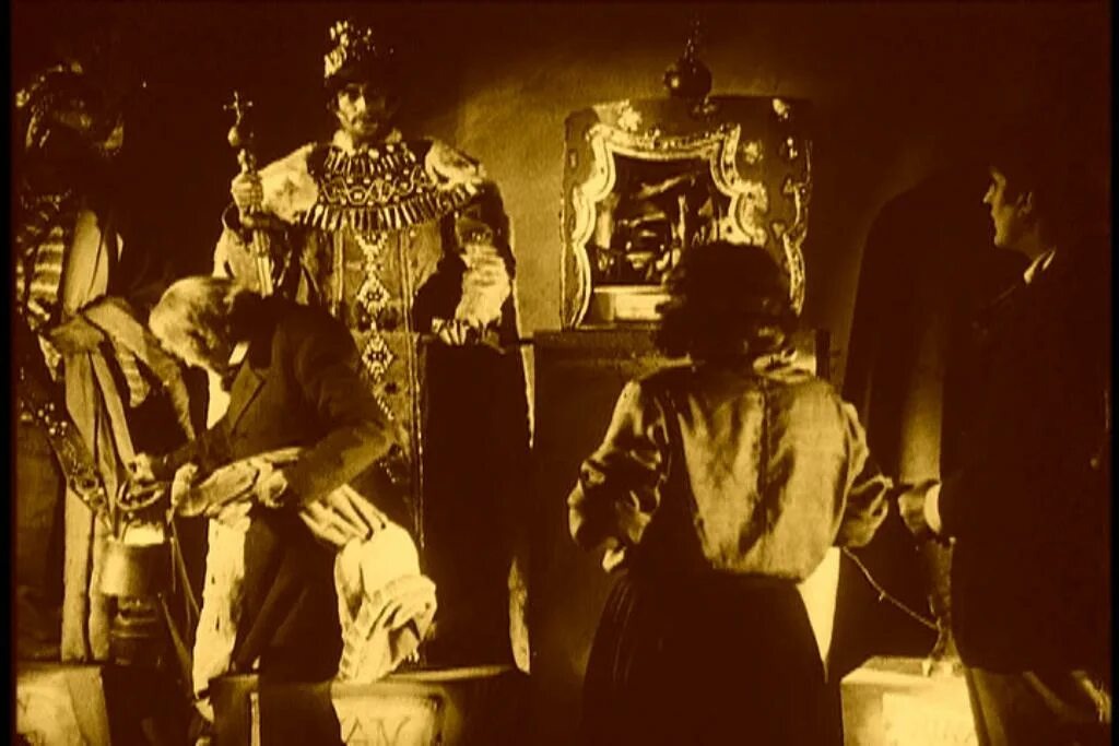 Кадр из к/ф "Кабинет восковых фигур"