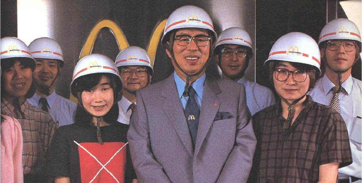 Дэн Фудзита с сотрудниками