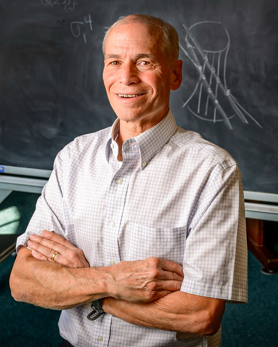 Шелдона Каца заинтриговала связь между вопросами перечислительной геометрии и теорией струн.