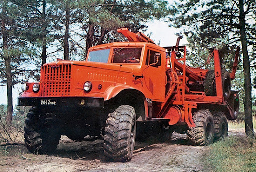 КрАЗ-255Л (лесовоз)