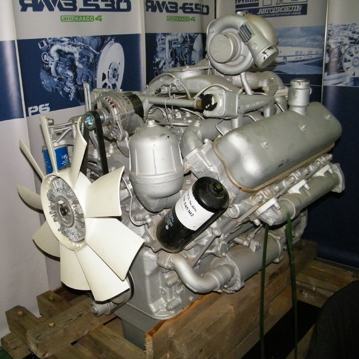 Двигатель ЯМЗ-236/238 Фото; Википедия.