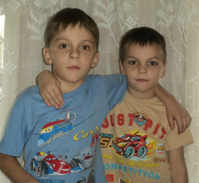 Братья Денис (11 лет) и Андрей (12 лет) Любимовы