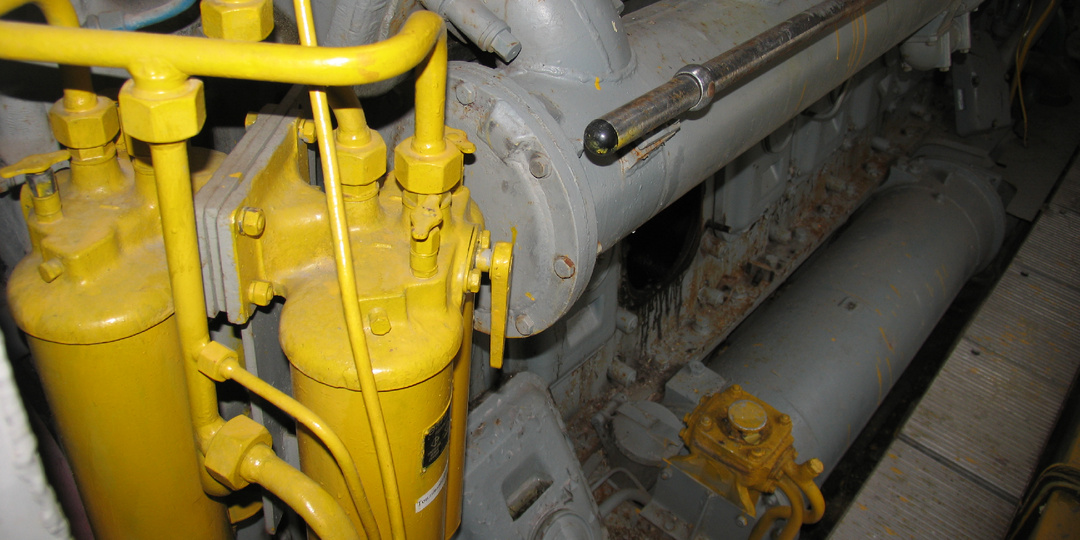 Топливные фильтры тепловозов с дизелями Д49.