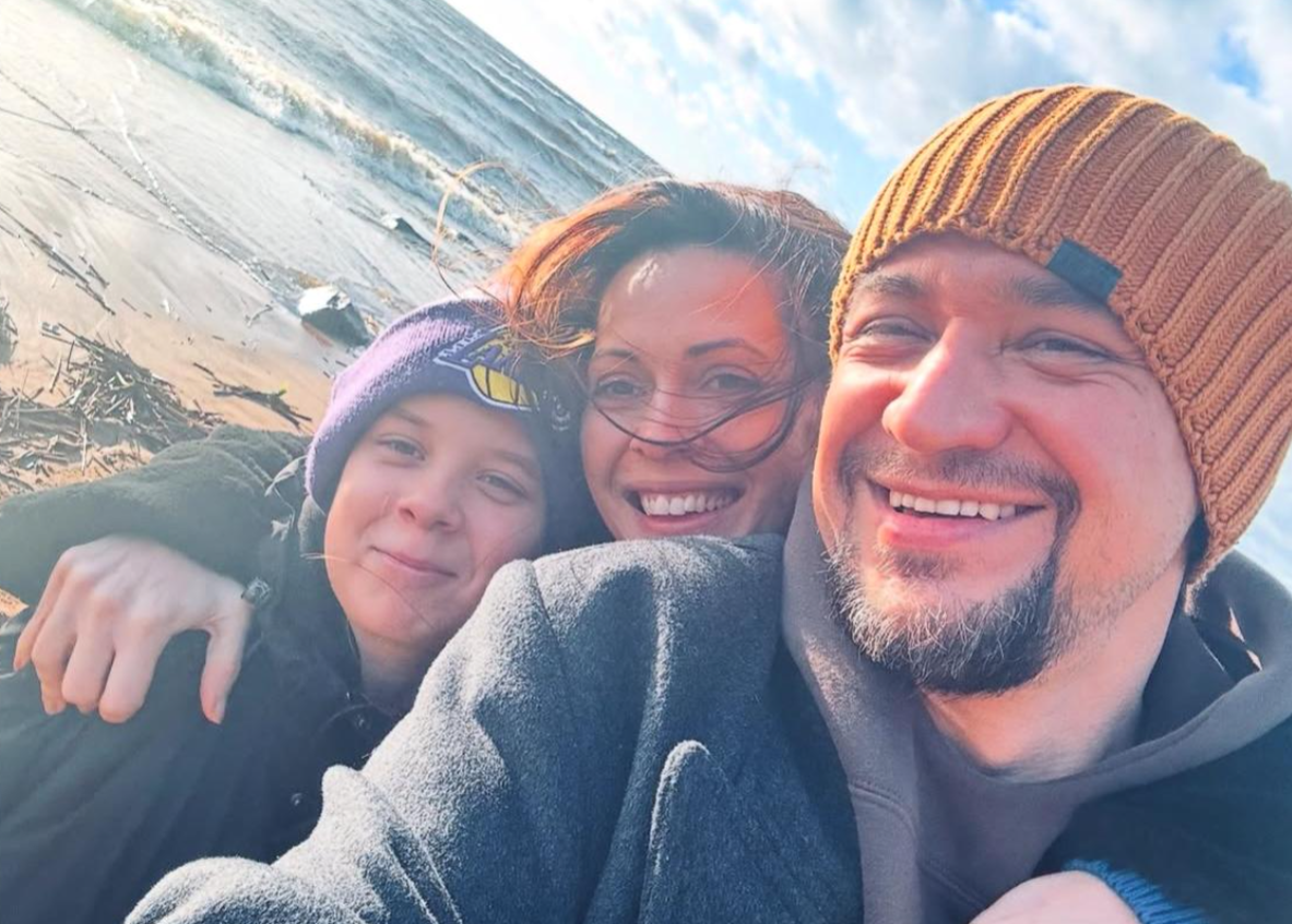 Кирилл с женой и сыном